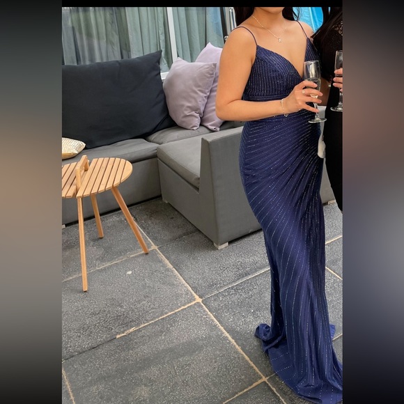 1ÈRE AVENUE prom dress size 6, mermaid style - Picture 2 of 5